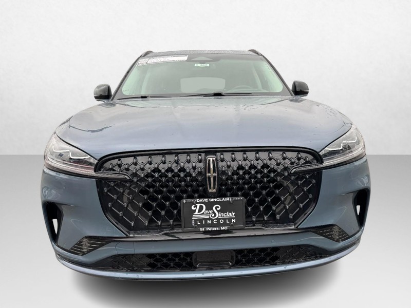 Lincoln Aviator Vehicle Full-screen Gallery Image 02