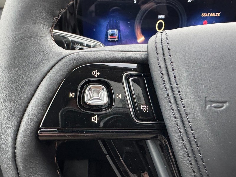 Lincoln Aviator Vehicle Full-screen Gallery Image 18