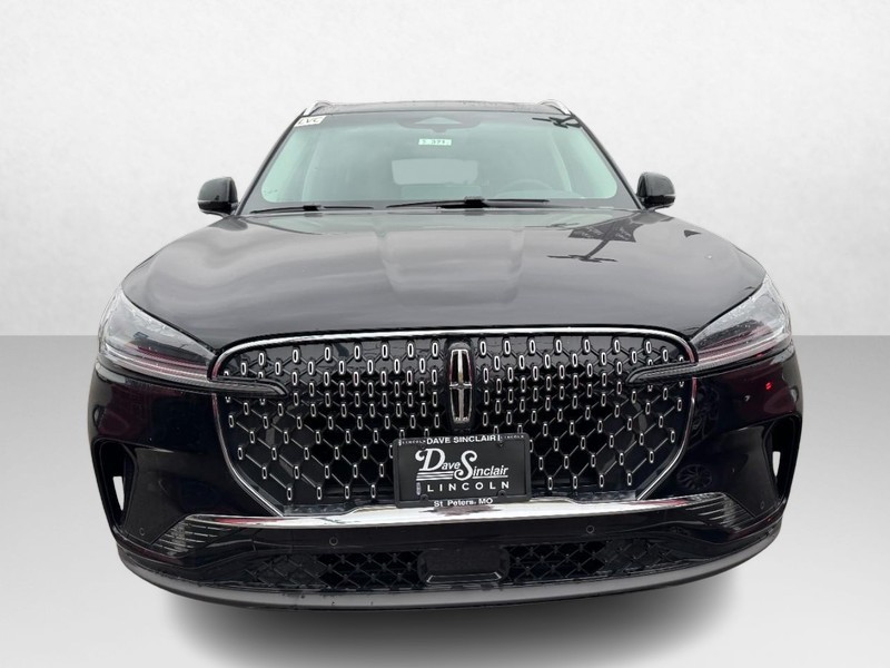 Lincoln Aviator Vehicle Full-screen Gallery Image 02