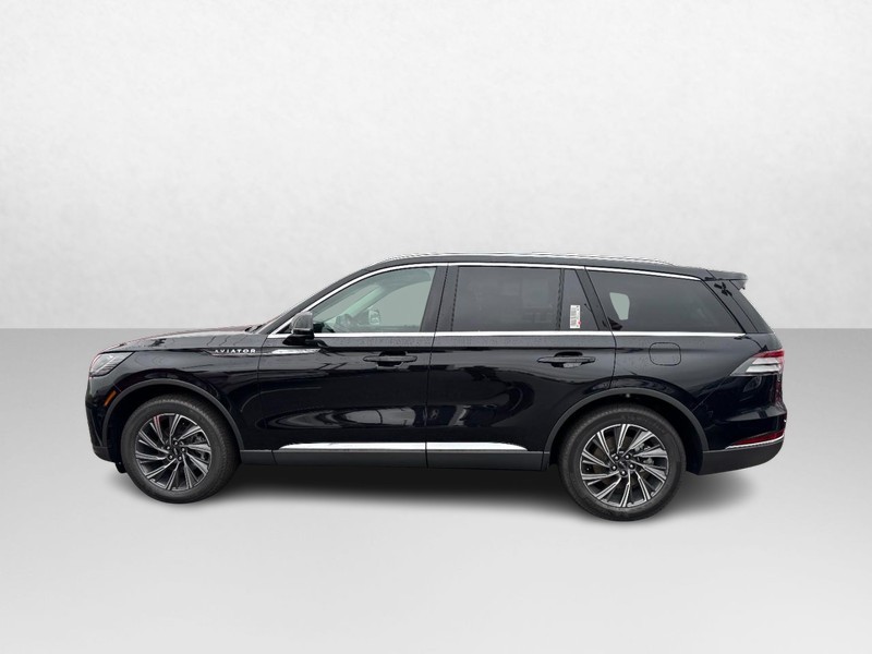 Lincoln Aviator Vehicle Full-screen Gallery Image 08