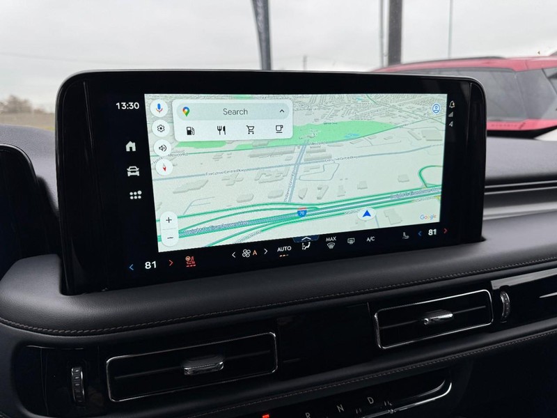 Lincoln Aviator Vehicle Full-screen Gallery Image 23