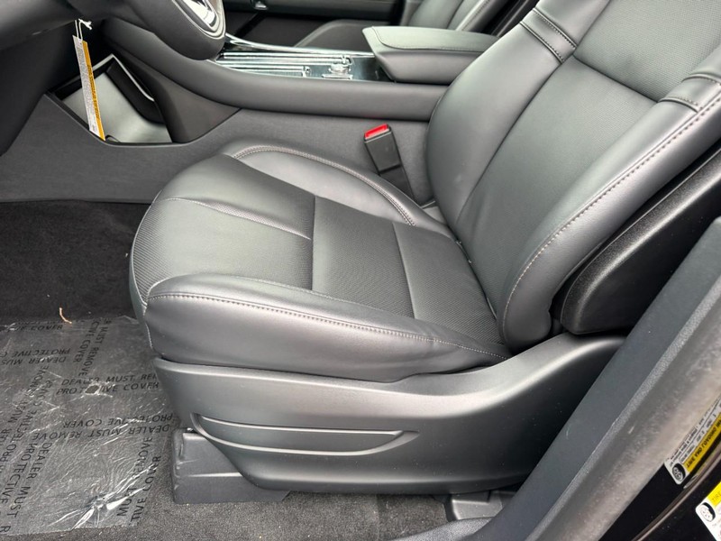 Lincoln Aviator Vehicle Full-screen Gallery Image 26