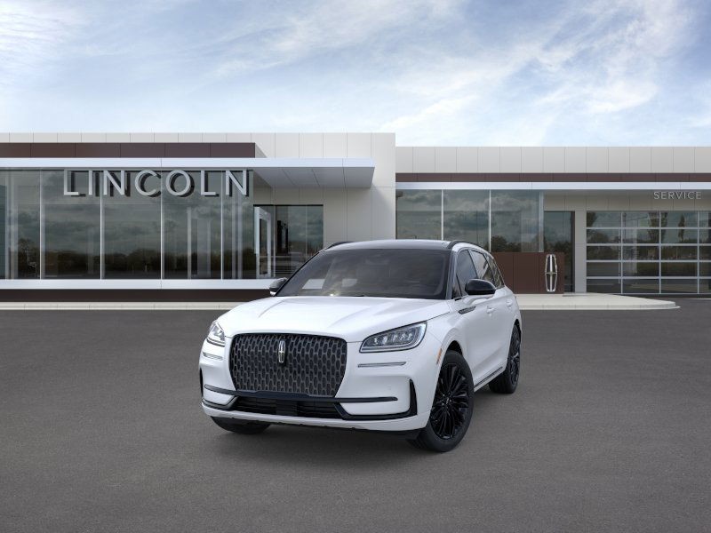 Lincoln Corsair Vehicle Full-screen Gallery Image 02