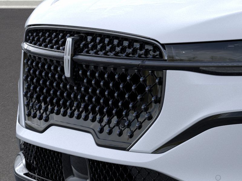 Lincoln Nautilus Vehicle Full-screen Gallery Image 17