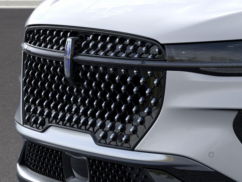 Lincoln Nautilus Vehicle Full-screen Gallery Image 17