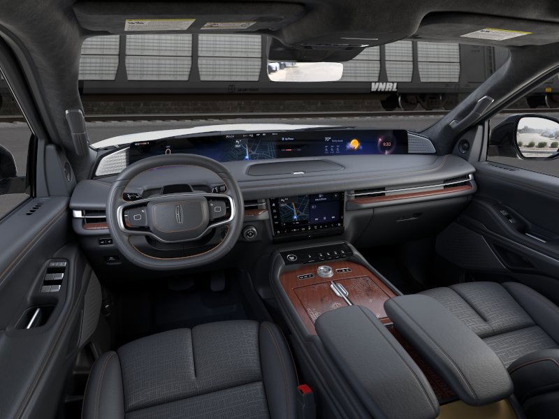 Lincoln Navigator L Vehicle Full-screen Gallery Image 09