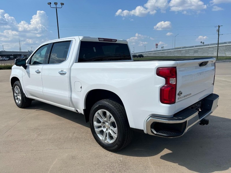 Chevrolet Silverado 1500 Vehicle Full-screen Gallery Image 4