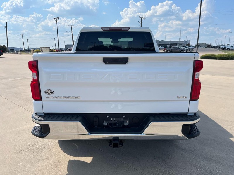 Chevrolet Silverado 1500 Vehicle Full-screen Gallery Image 5