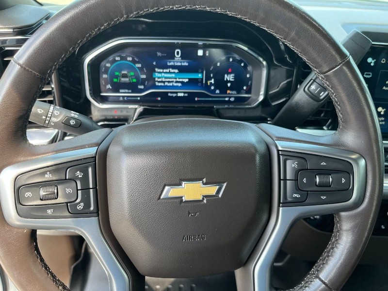 Chevrolet Silverado 1500 Vehicle Full-screen Gallery Image 23