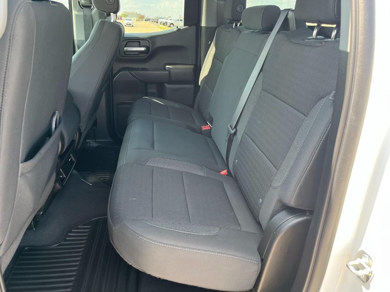 Chevrolet Silverado 1500 Vehicle Full-screen Gallery Image 15