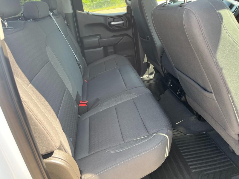 Chevrolet Silverado 1500 Vehicle Full-screen Gallery Image 19