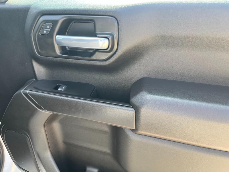 Chevrolet Silverado 1500 Vehicle Full-screen Gallery Image 20