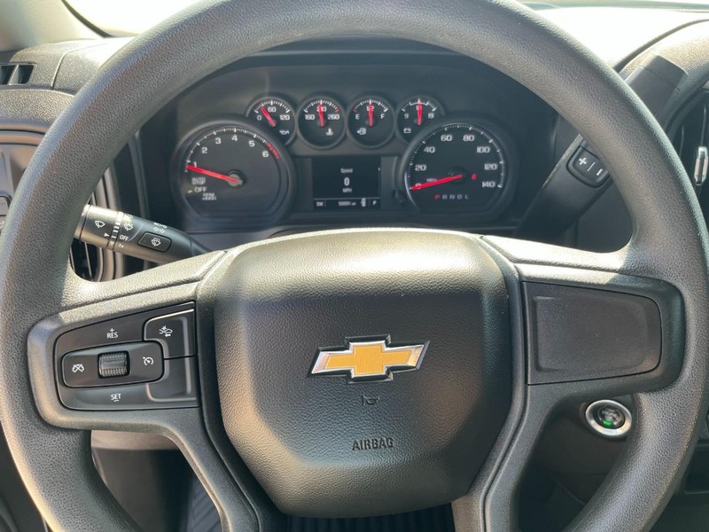 Chevrolet Silverado 1500 Vehicle Full-screen Gallery Image 22