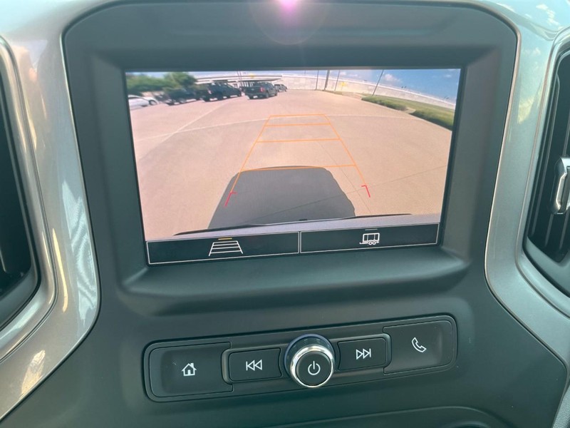 Chevrolet Silverado 1500 Vehicle Full-screen Gallery Image 27