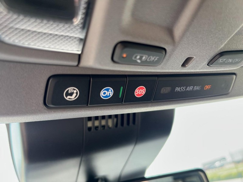 Chevrolet Silverado 1500 Vehicle Full-screen Gallery Image 28