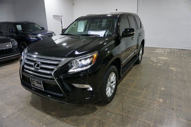 Lexus GX's photo