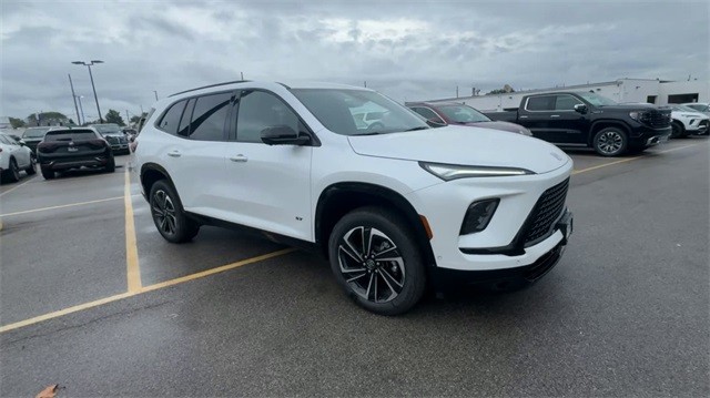 Buick Enclave Vehicle Full-screen Gallery Image 02