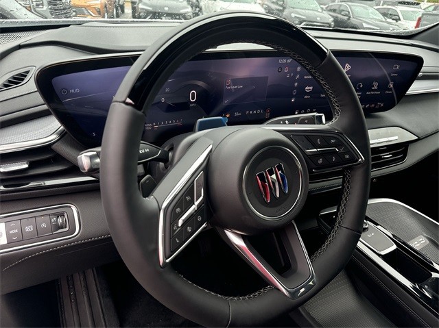 Buick Enclave Vehicle Full-screen Gallery Image 14