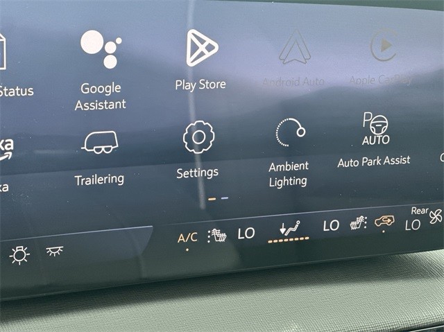 Buick Enclave Vehicle Full-screen Gallery Image 16