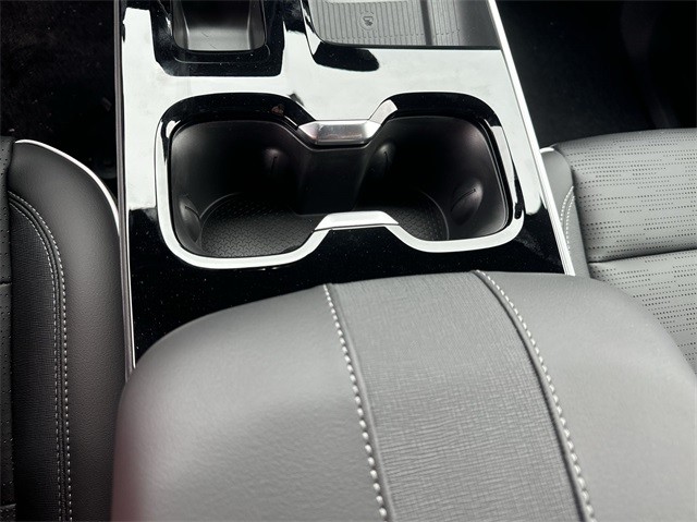 Buick Enclave Vehicle Full-screen Gallery Image 20