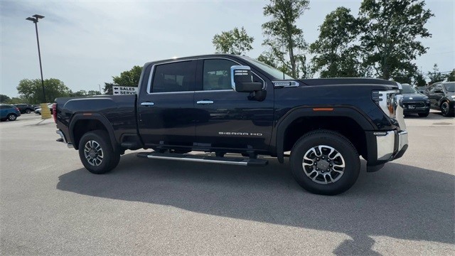 GMC Sierra 2500HD Vehicle Full-screen Gallery Image 02