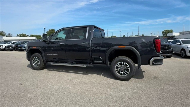 GMC Sierra 2500HD Vehicle Full-screen Gallery Image 06