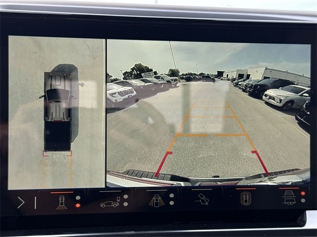 GMC Sierra 2500HD Vehicle Full-screen Gallery Image 17