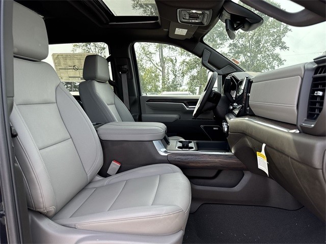 GMC Sierra 2500HD Vehicle Full-screen Gallery Image 25