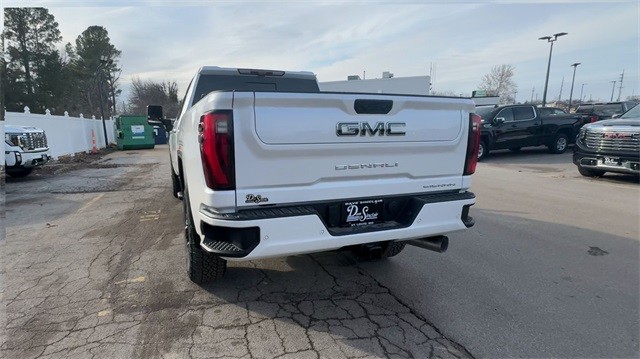 GMC Sierra 2500HD Vehicle Full-screen Gallery Image 07