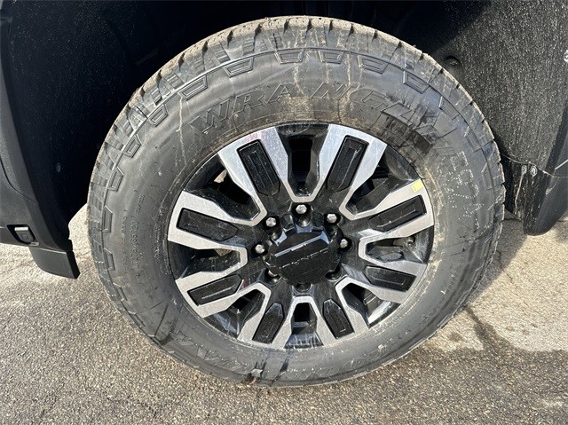 GMC Sierra 2500HD Vehicle Full-screen Gallery Image 10