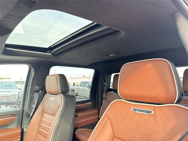GMC Sierra 2500HD Vehicle Full-screen Gallery Image 22