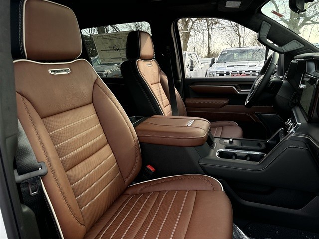 GMC Sierra 2500HD Vehicle Full-screen Gallery Image 25