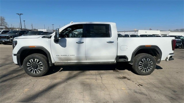 GMC Sierra 2500HD Vehicle Full-screen Gallery Image 05