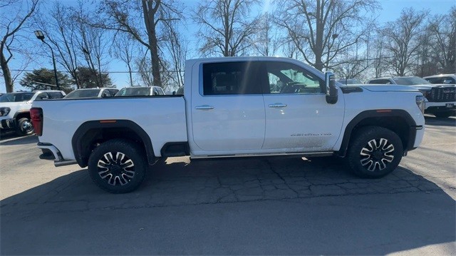 GMC Sierra 2500HD Vehicle Full-screen Gallery Image 09