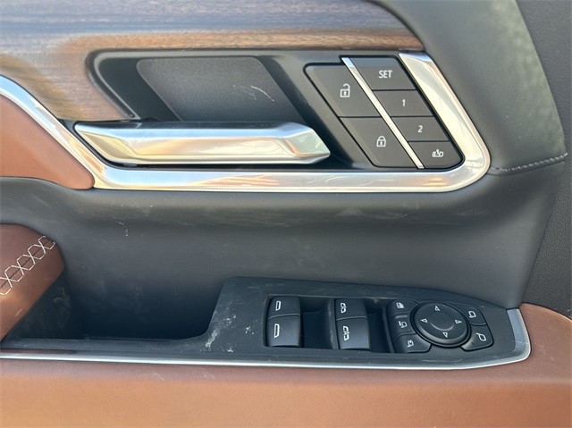 GMC Sierra 2500HD Vehicle Full-screen Gallery Image 13