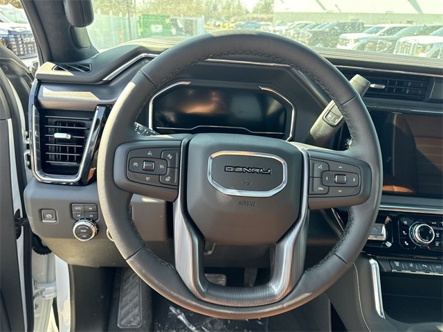 GMC Sierra 2500HD Vehicle Full-screen Gallery Image 14