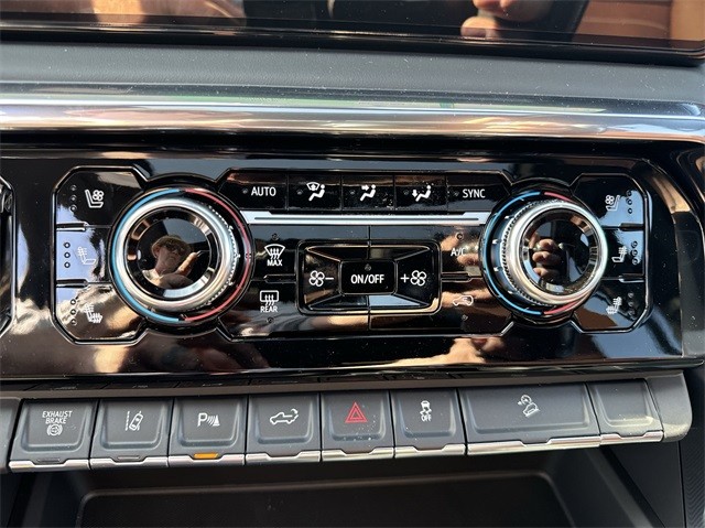 GMC Sierra 2500HD Vehicle Full-screen Gallery Image 19