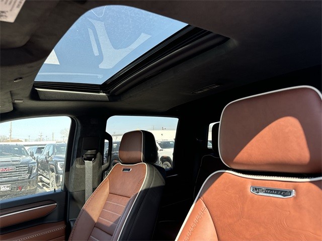 GMC Sierra 2500HD Vehicle Full-screen Gallery Image 22