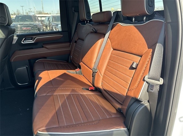 GMC Sierra 2500HD Vehicle Full-screen Gallery Image 23