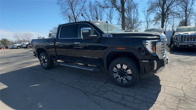 GMC Sierra 2500HD Vehicle Full-screen Gallery Image 02