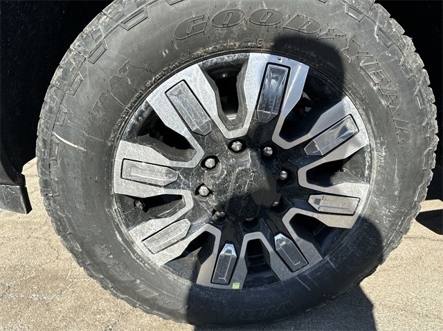 GMC Sierra 2500HD Vehicle Full-screen Gallery Image 10