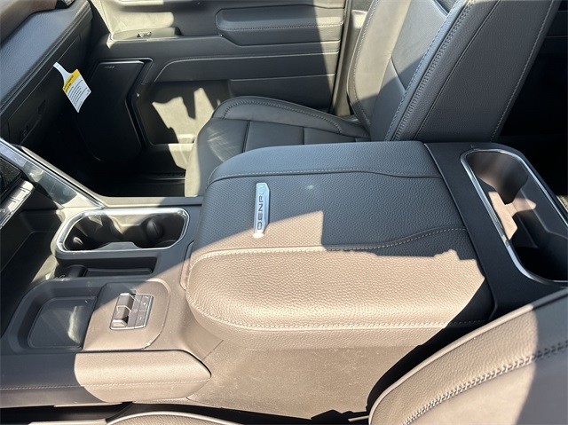 GMC Sierra 2500HD Vehicle Full-screen Gallery Image 21