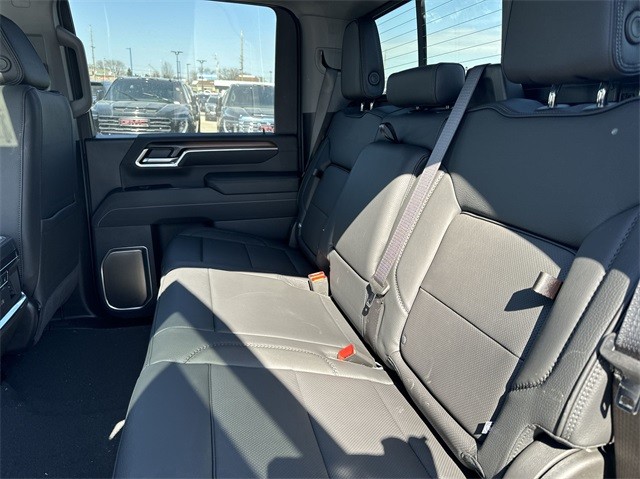 GMC Sierra 2500HD Vehicle Full-screen Gallery Image 23