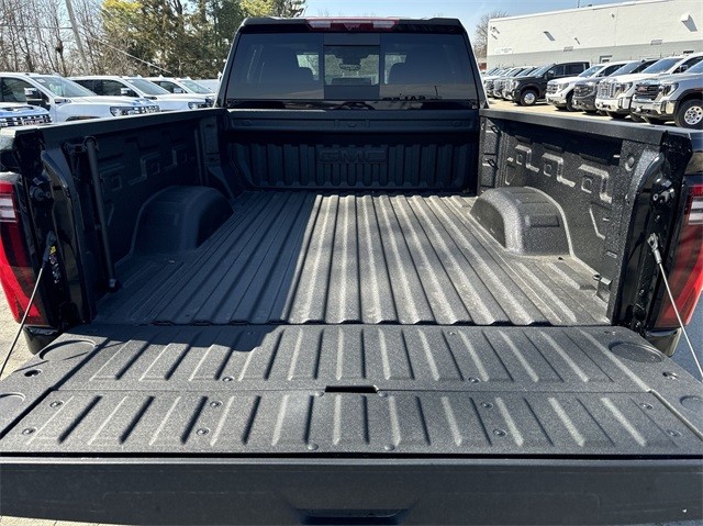 GMC Sierra 2500HD Vehicle Full-screen Gallery Image 24