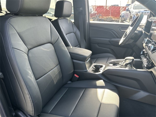 GMC Canyon Vehicle Full-screen Gallery Image 24