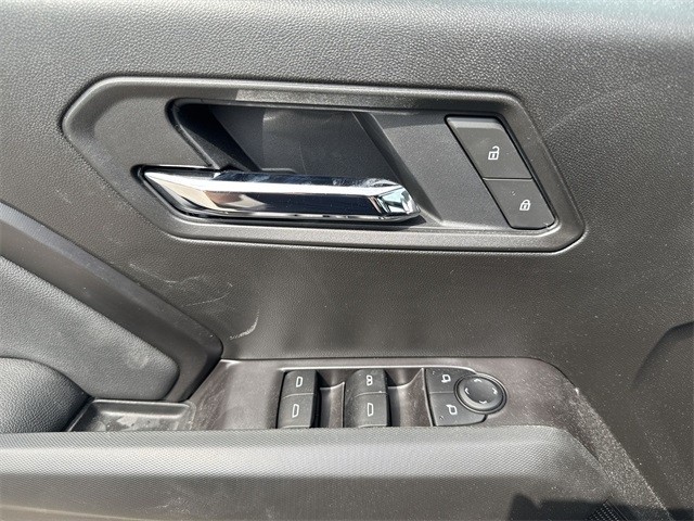 GMC Canyon Vehicle Full-screen Gallery Image 13