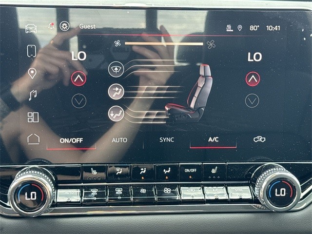 GMC Canyon Vehicle Full-screen Gallery Image 19