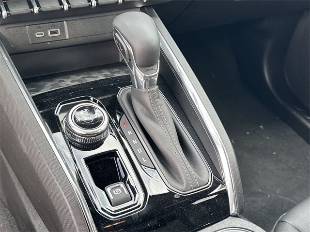 GMC Canyon Vehicle Full-screen Gallery Image 20