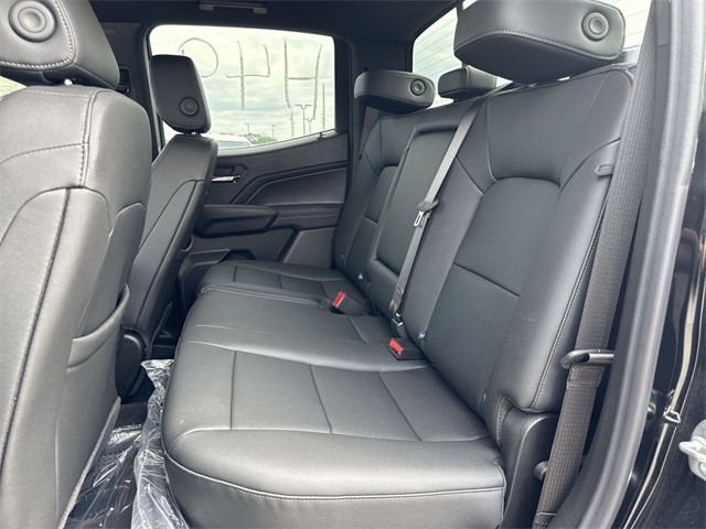 GMC Canyon Vehicle Full-screen Gallery Image 22