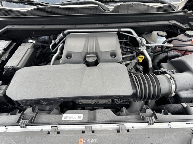 GMC Canyon Vehicle Full-screen Gallery Image 25